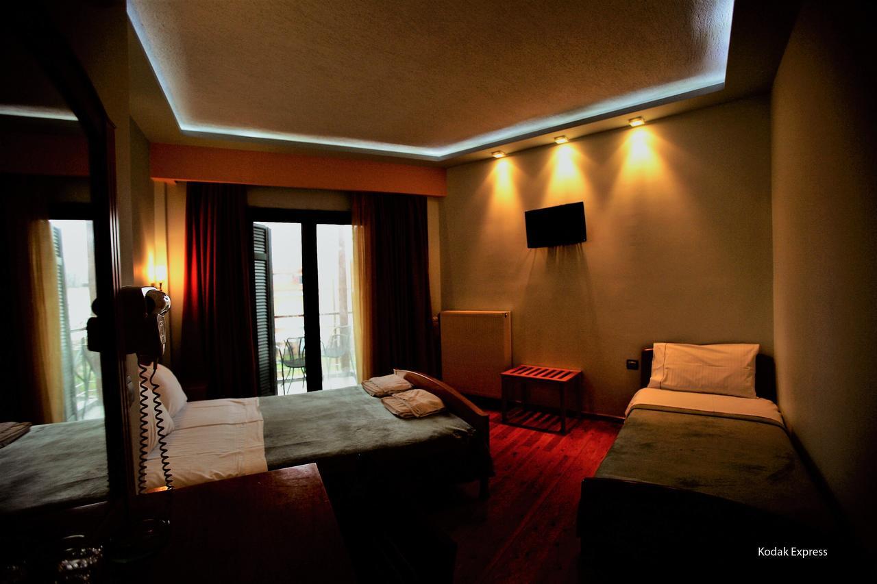 Hotel Elikonio à Agia Anna  Extérieur photo