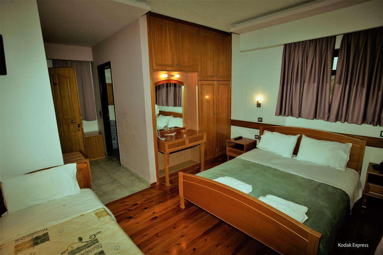 Hotel Elikonio à Agia Anna  Extérieur photo