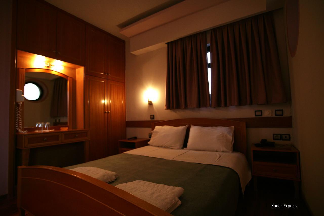 Hotel Elikonio à Agia Anna  Extérieur photo