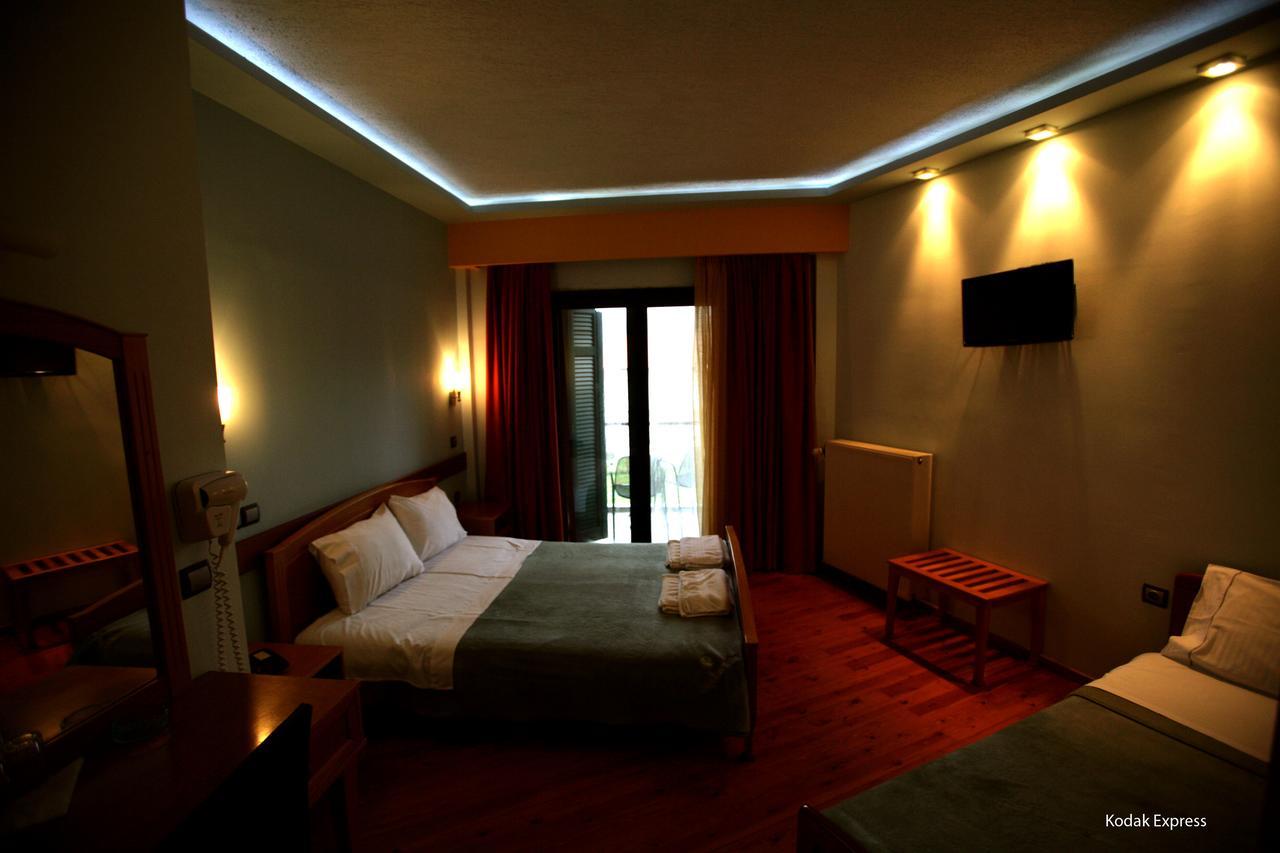 Hotel Elikonio à Agia Anna  Extérieur photo