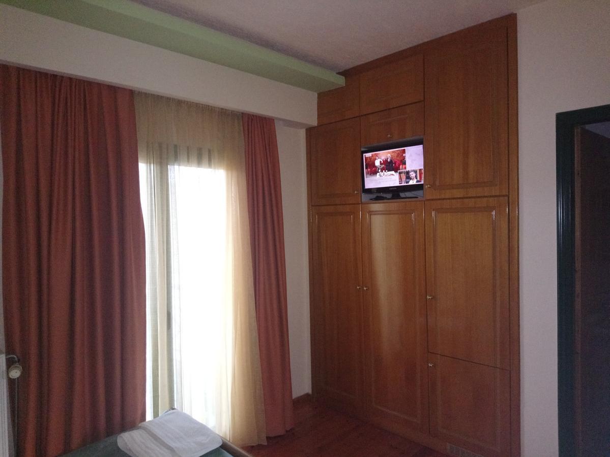 Hotel Elikonio à Agia Anna  Extérieur photo