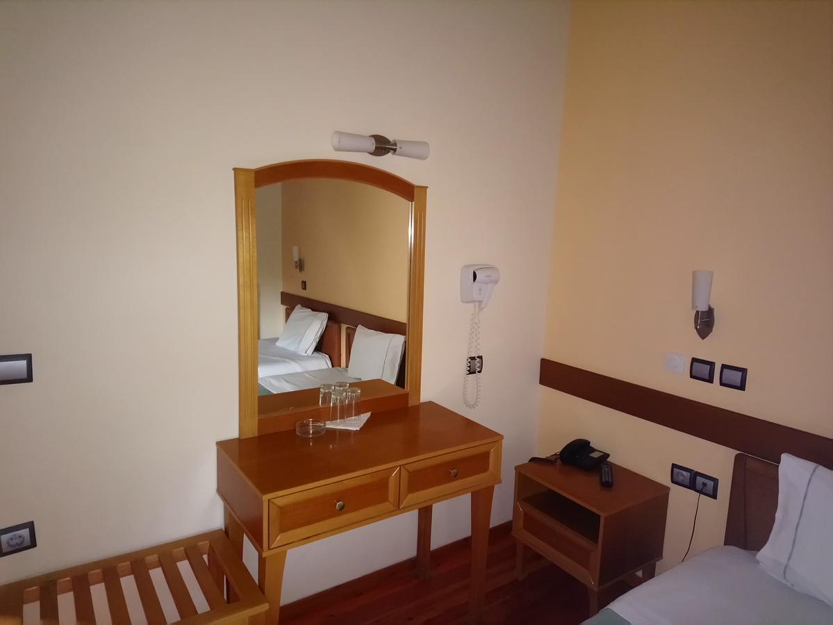 Hotel Elikonio à Agia Anna  Extérieur photo