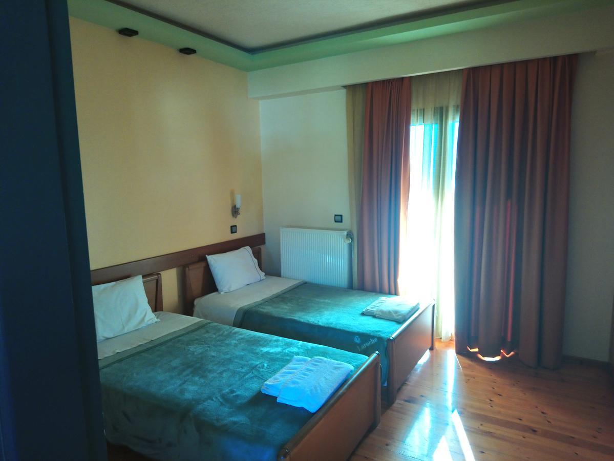 Hotel Elikonio à Agia Anna  Extérieur photo
