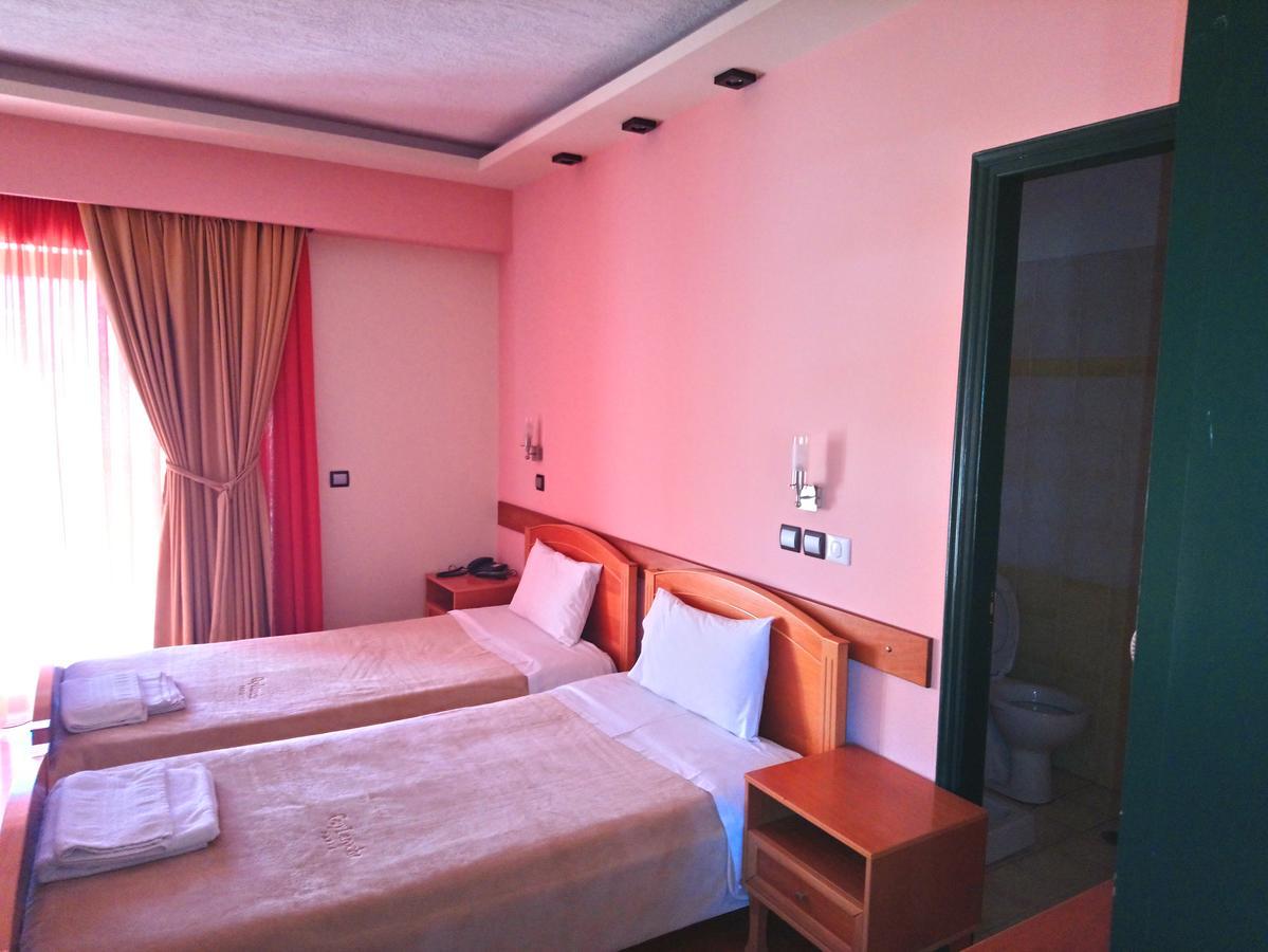 Hotel Elikonio à Agia Anna  Extérieur photo