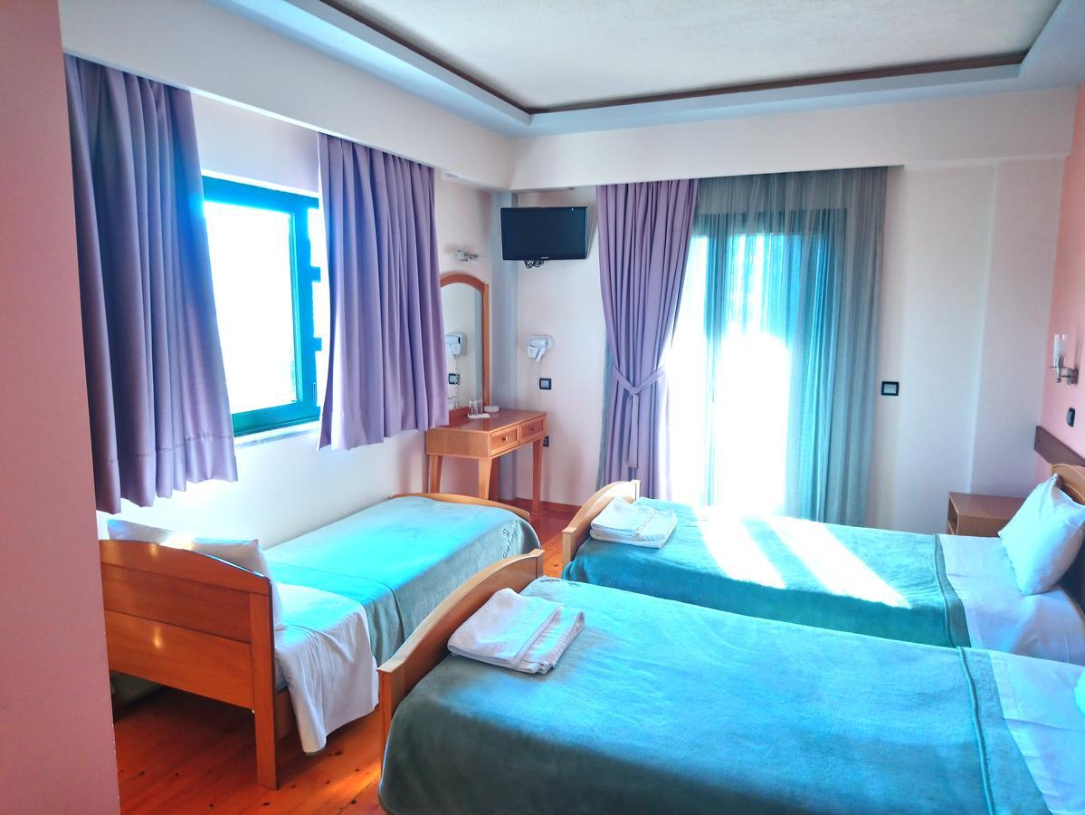 Hotel Elikonio à Agia Anna  Extérieur photo
