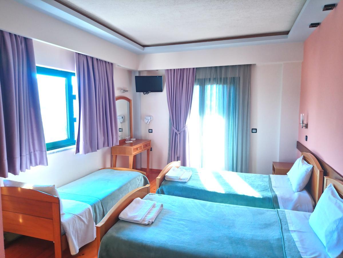 Hotel Elikonio à Agia Anna  Extérieur photo