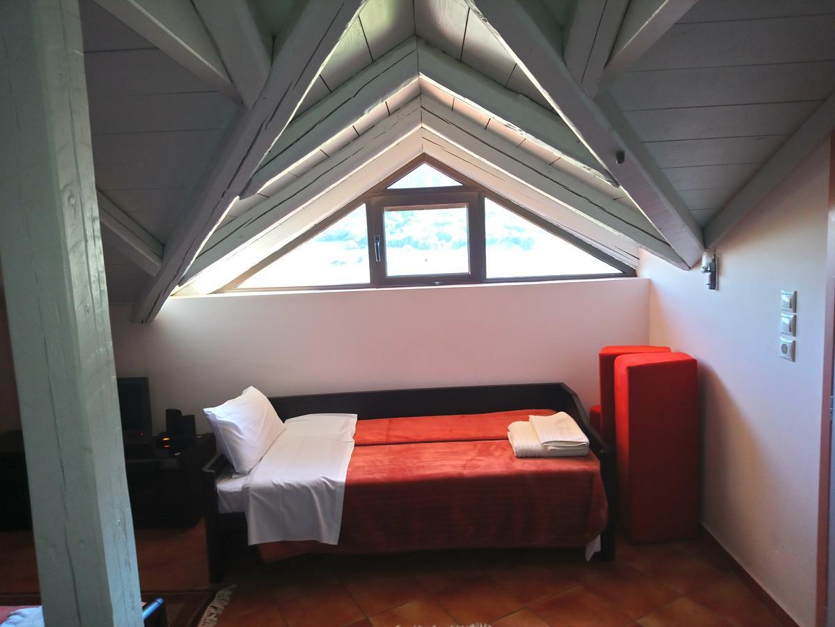 Hotel Elikonio à Agia Anna  Extérieur photo