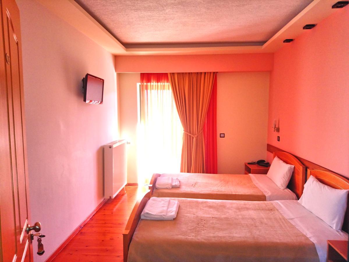 Hotel Elikonio à Agia Anna  Extérieur photo